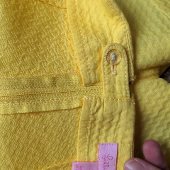 Excellent condition, Lilly Pulitzer Yellow Textured Shorts 4 - Picture 6 of 6